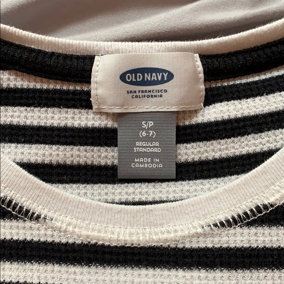 🚺Girl Old Navy thermal long sleeve. - Picture 4 of 5